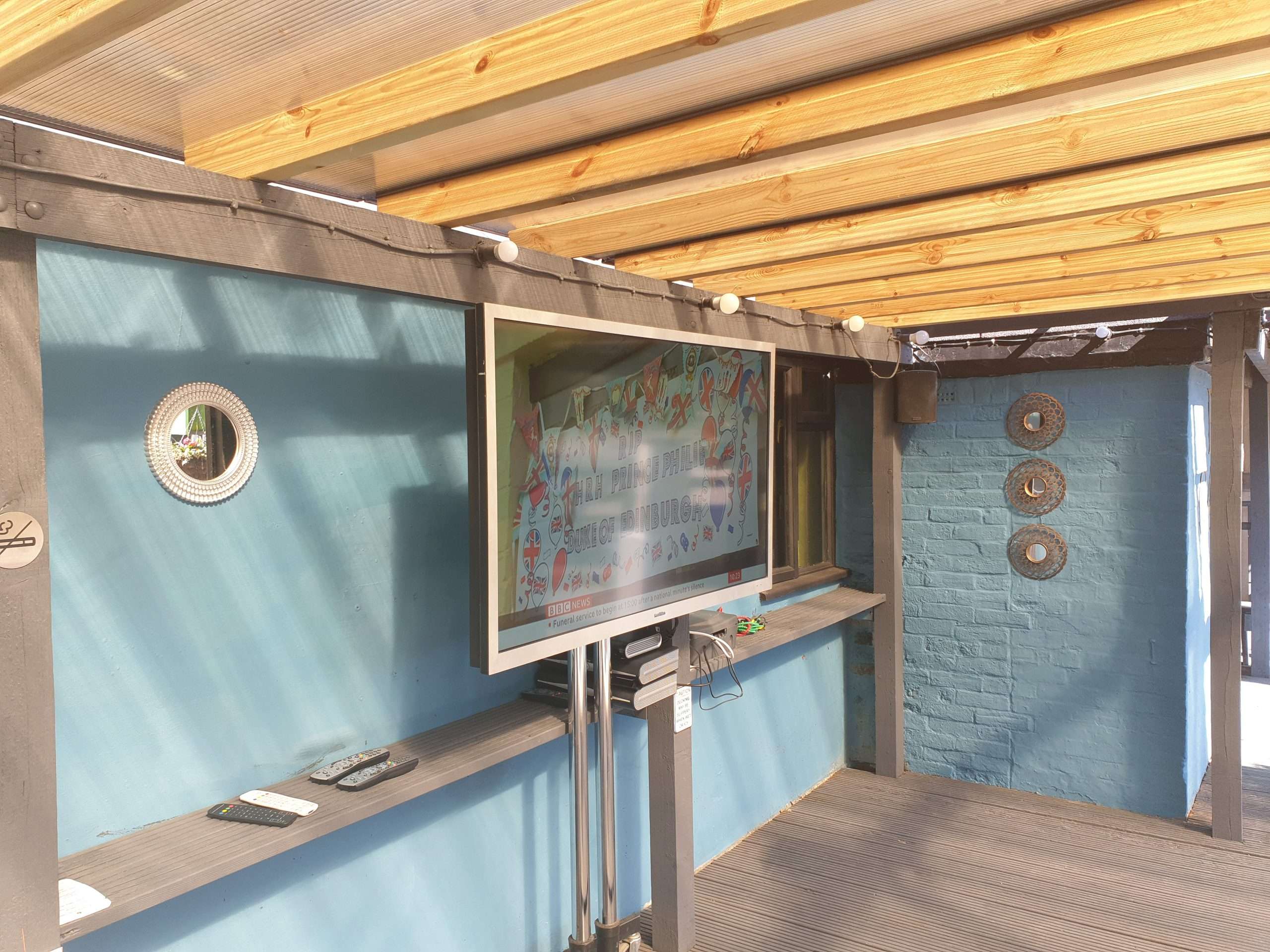 Pub installation